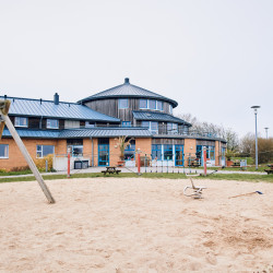 Dahme Jugendherberge Aussengelaende Spielplatz Hvb PO 4