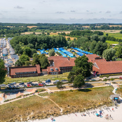 Scharbeutz Ostsee Strand Jugendherberge Aussengelaende Zeltplatz Luftaufnahme LBC 6