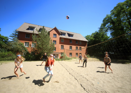 Lauenburg Sportplatz Jugendherberge Aussengelaende Beachvolleyball DG 1 v2